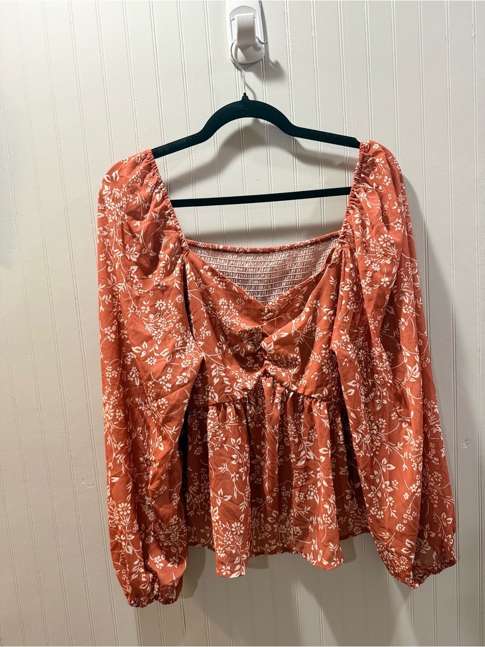 Cupshe‎ Rust Floral Ruched V-Neck Peasant Blouse - Picture 2 of 4